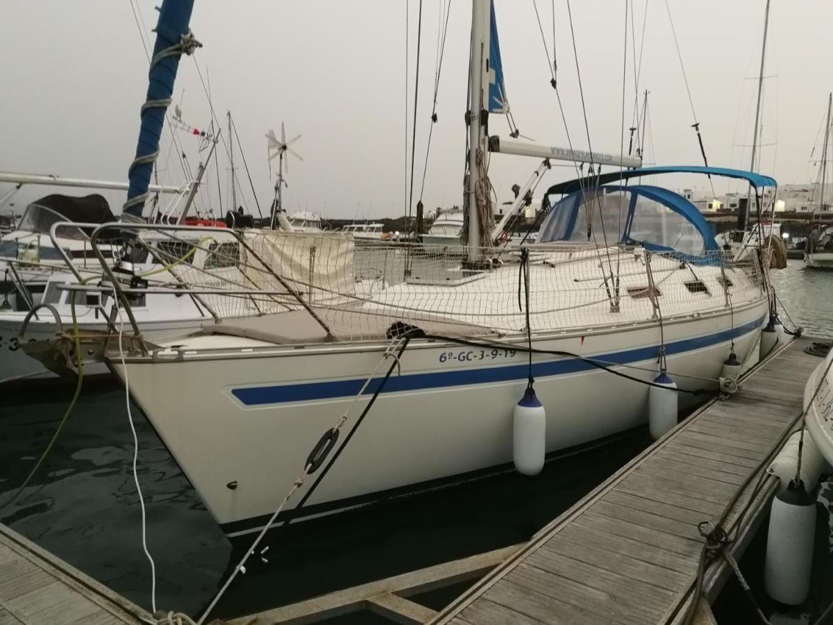 Magnifico Barco En La Graciosa 호텔 칼레타 데 세보 외부 사진