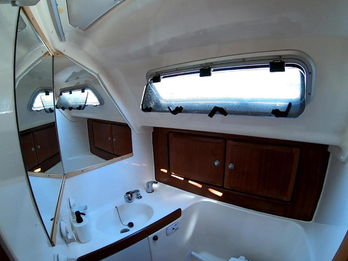 Magnifico Barco En La Graciosa 호텔 칼레타 데 세보 외부 사진