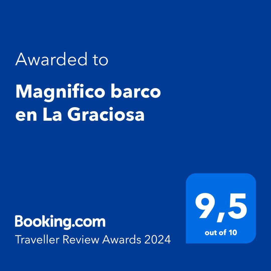 Magnifico Barco En La Graciosa 호텔 칼레타 데 세보 외부 사진